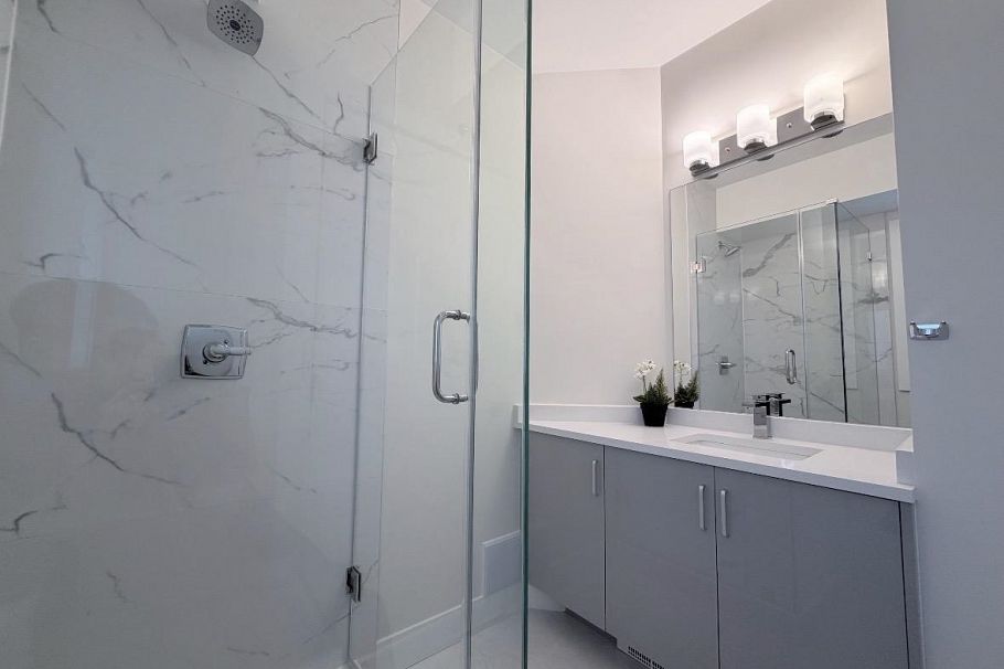 8319 French Street Vancouver, BC - 6