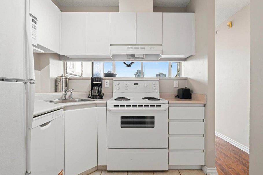 1607 1188 Richards Street Vancouver, BC - 12