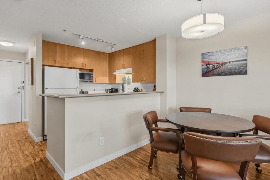 402 124 W 3rd Street North Vancouver, BC - 6