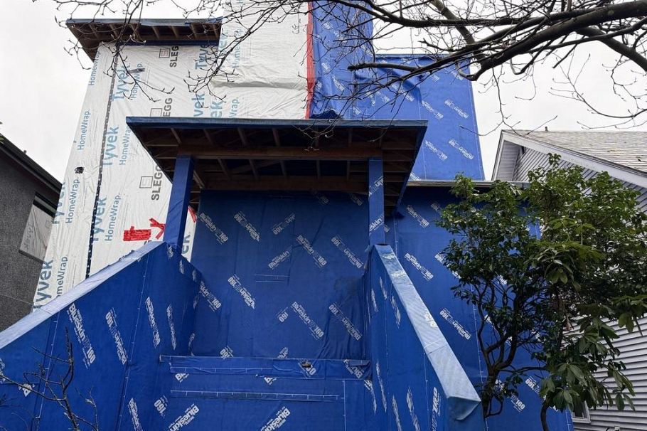 4538 W 12th Avenue Vancouver, BC - 1