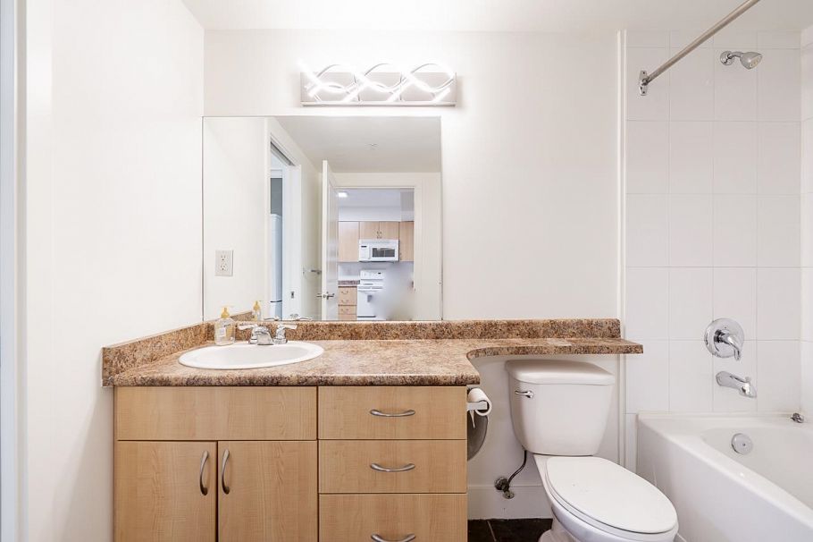 303 3423 E Hastings Street Vancouver, BC - 29