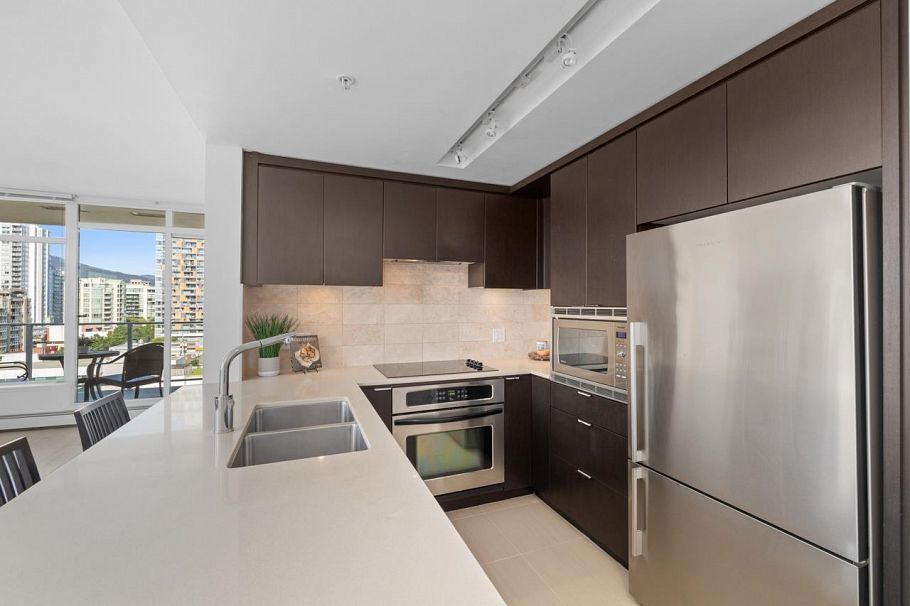 1302 158 W 13th Street North Vancouver, BC - 10