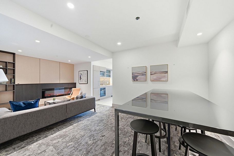 311 2803 W 4th Avenue Vancouver, BC - 5