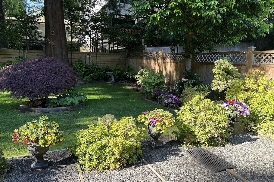 1168 Canyon Boulevard North Vancouver, BC - 32