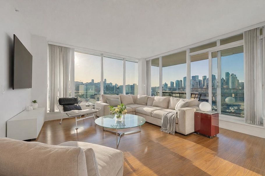 801 1833 Crowe Street Vancouver, BC - 1