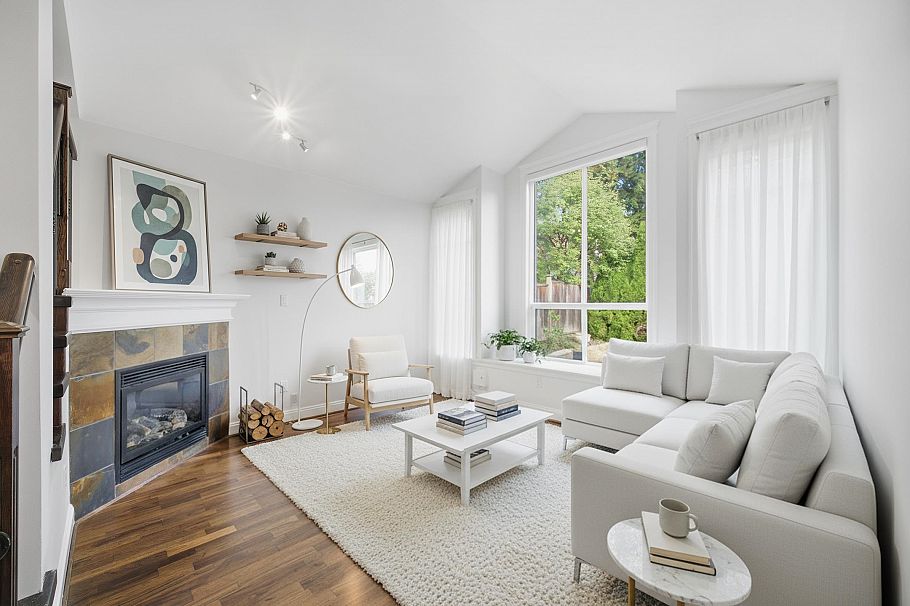 2411 George Street North Vancouver, BC - 3