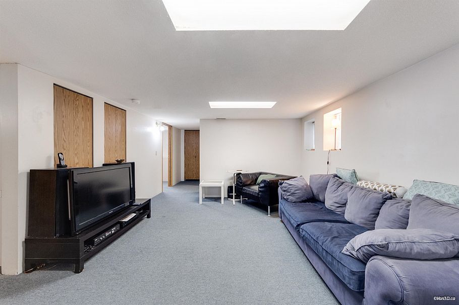 5871 Argyle Street Vancouver, BC - 17