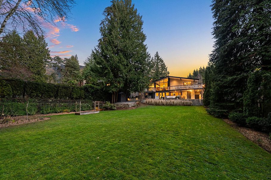 4777 Mapleridge Drive North Vancouver, BC - 20