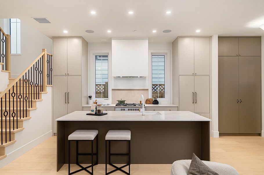 1 745 Skeena Street Vancouver, BC - 4