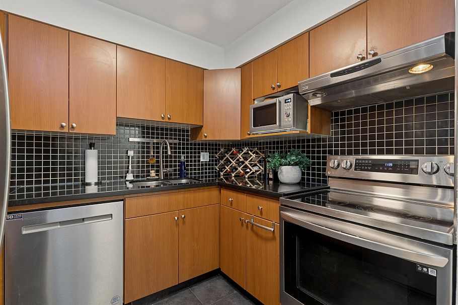 102 1689 E 4th Avenue Vancouver, BC - 7