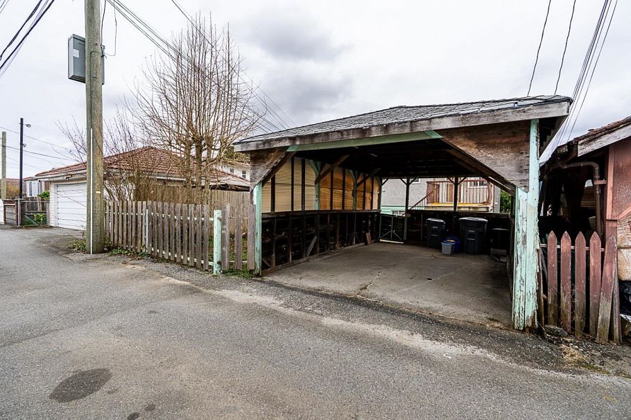 3484 E 25th Avenue Vancouver, BC - 27