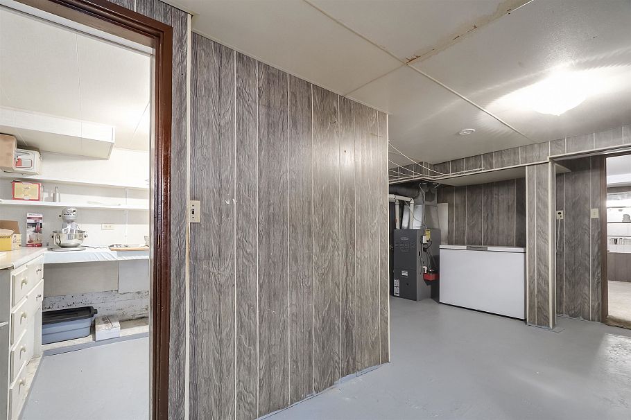 2636 Triumph Street Vancouver, BC - 22