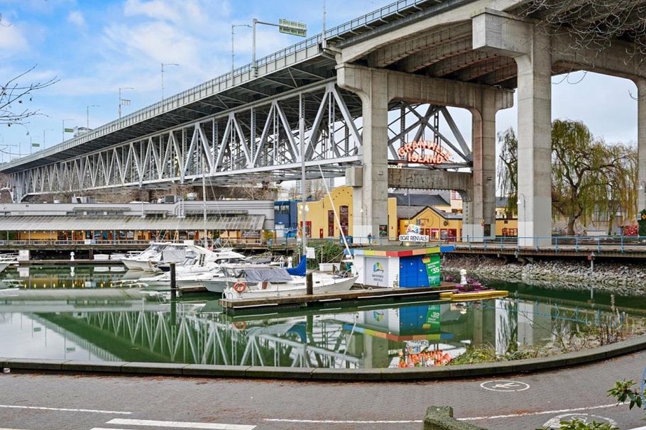 105 1502 Island Park Walk Vancouver, BC - 25