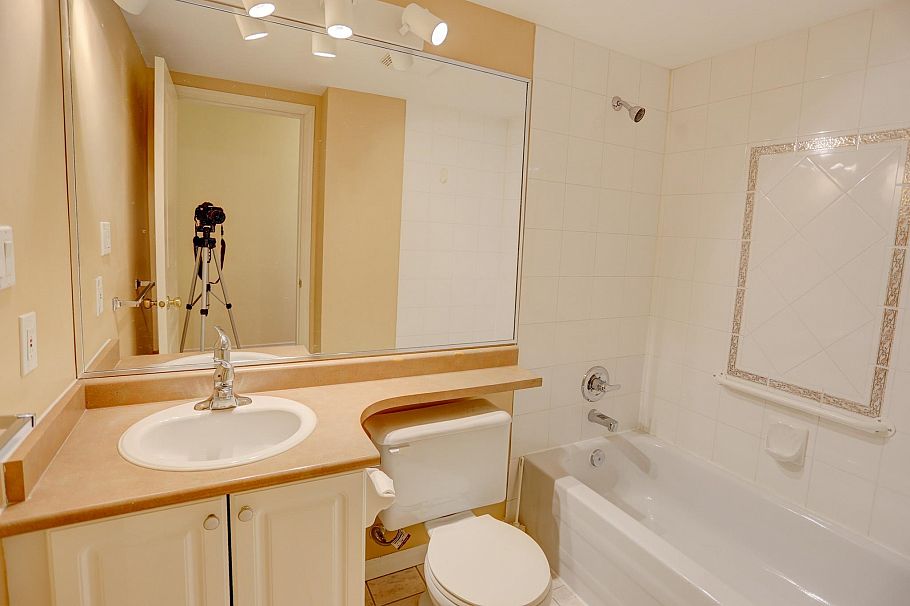 220 760 Kingsway Vancouver, BC - 14