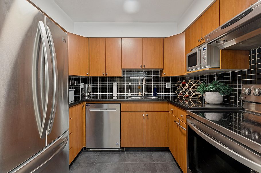 102 1689 E 4th Avenue Vancouver, BC - 6