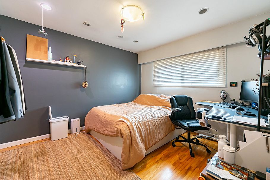 3654 E 25th Avenue Vancouver, BC - 27