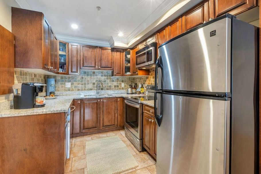 8787 Oak Street Vancouver, BC - 6