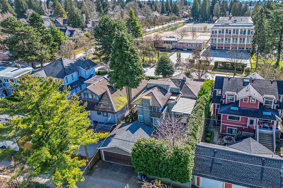 1987 W 37th Avenue Vancouver, BC - 3