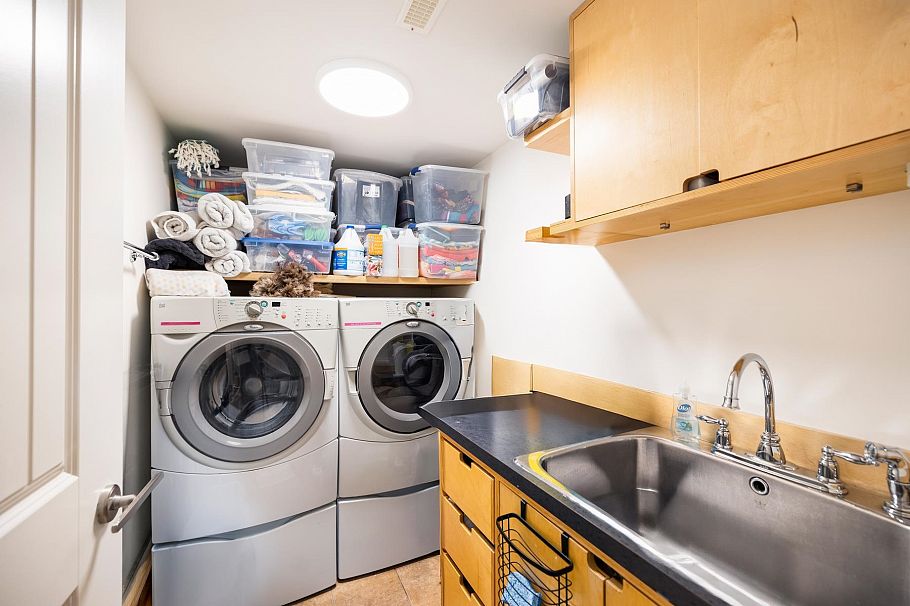 1232 Harris Avenue North Vancouver, BC - 31