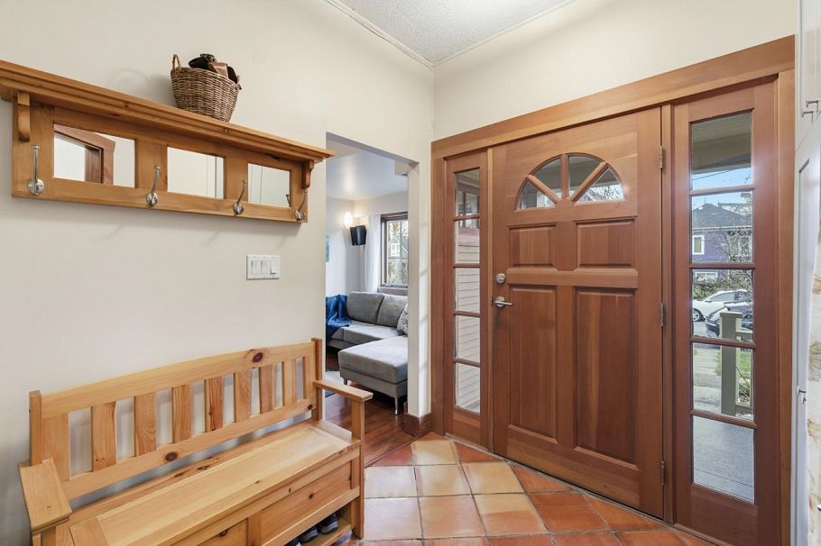 319 E 26th Avenue Vancouver, BC - 3