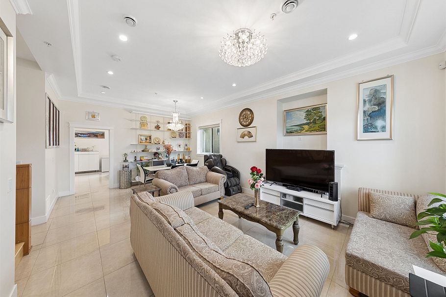 6182 Commercial Street Vancouver, BC - 6