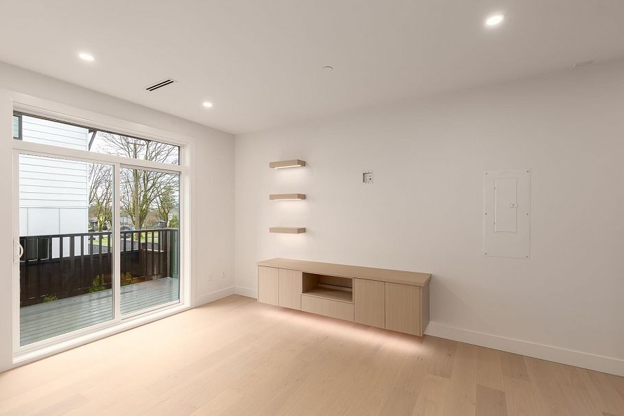 2 3508 E Pender Street Vancouver, BC - 5