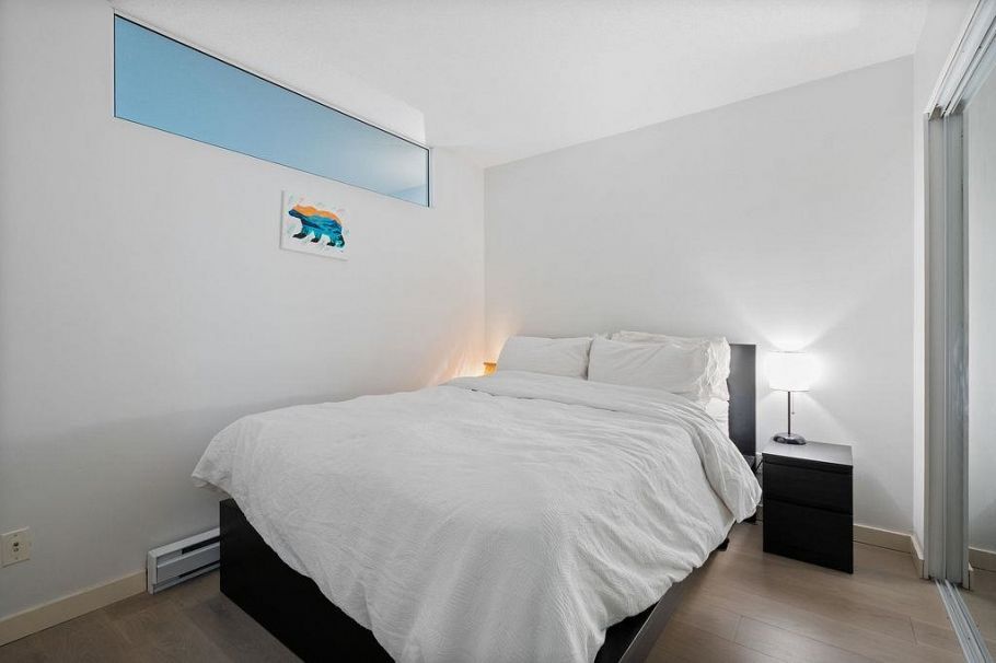 603 1212 Howe Street Vancouver, BC - 4