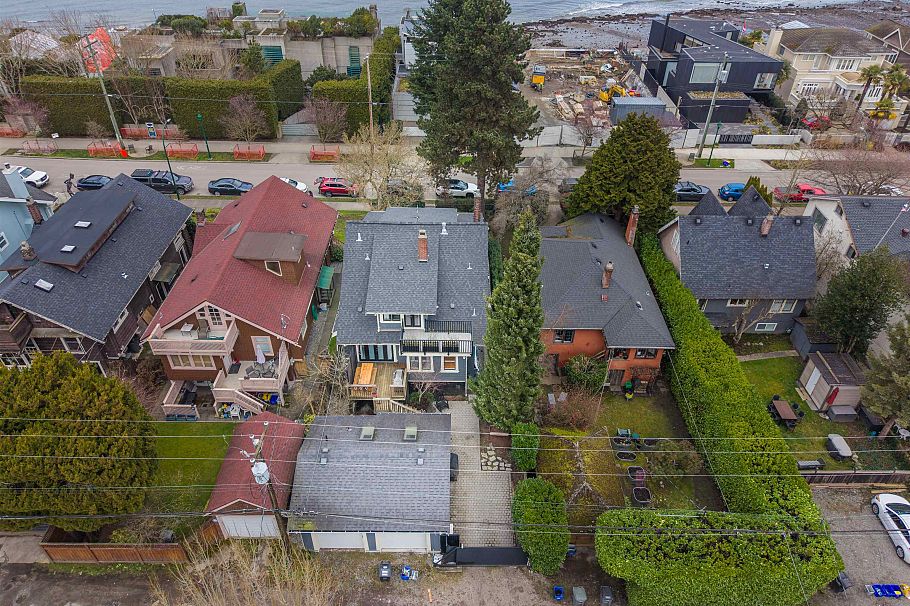 3044 Point Grey Road Vancouver, BC - 32