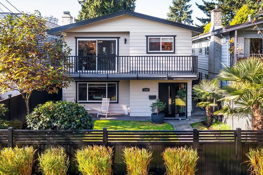 1709 Philip Avenue North Vancouver, BC - 1
