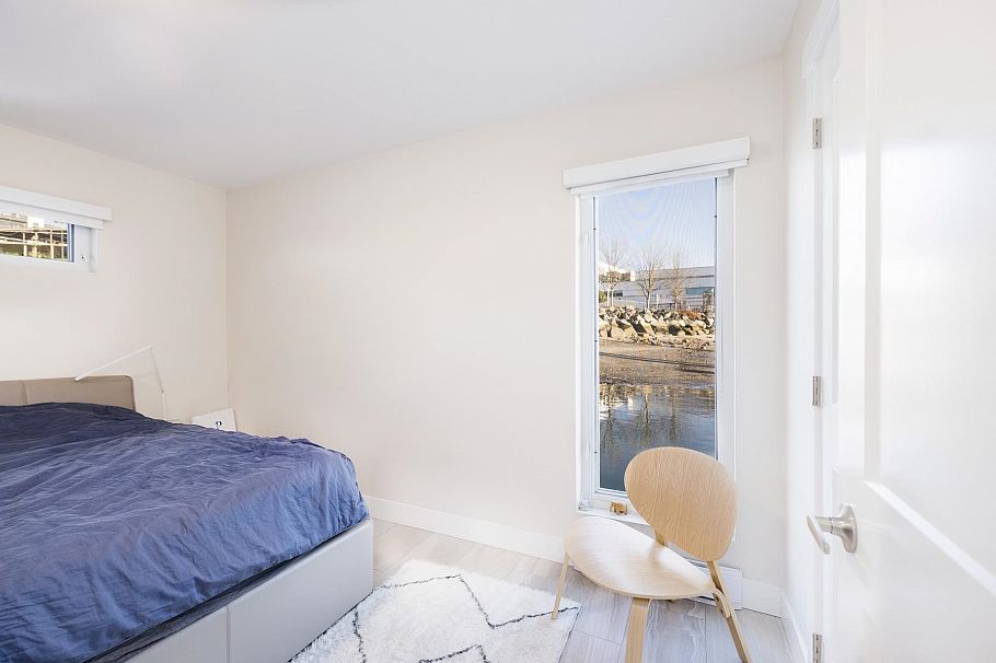 JNW04 415 Esplanade W North Vancouver, BC - 19