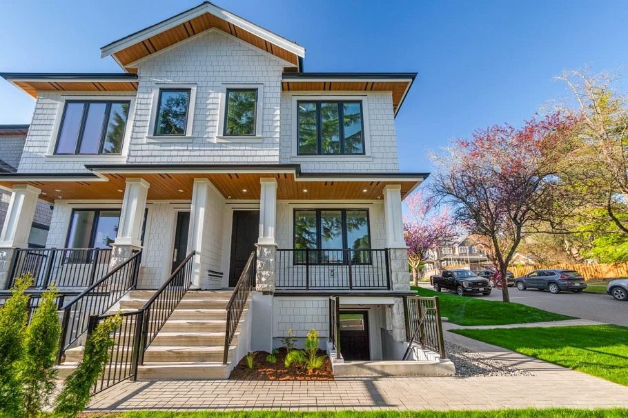 4005 W 35th Avenue Vancouver, BC - 1