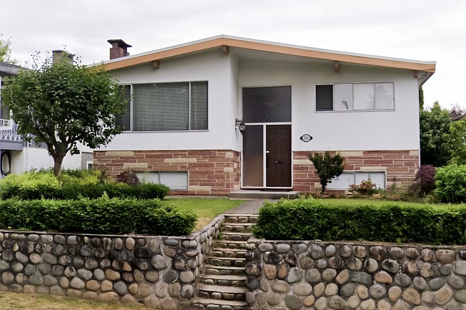 2763 Rosemont Drive Vancouver, BC - 1