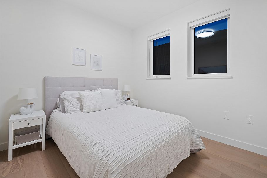 2 2253 Grant Street Vancouver, BC - 22