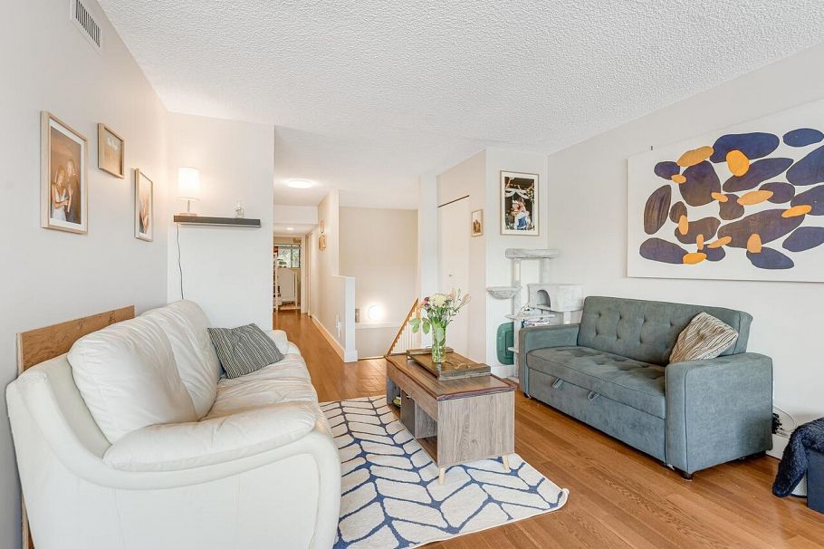 1039 Old Lillooet Road North Vancouver, BC - 4