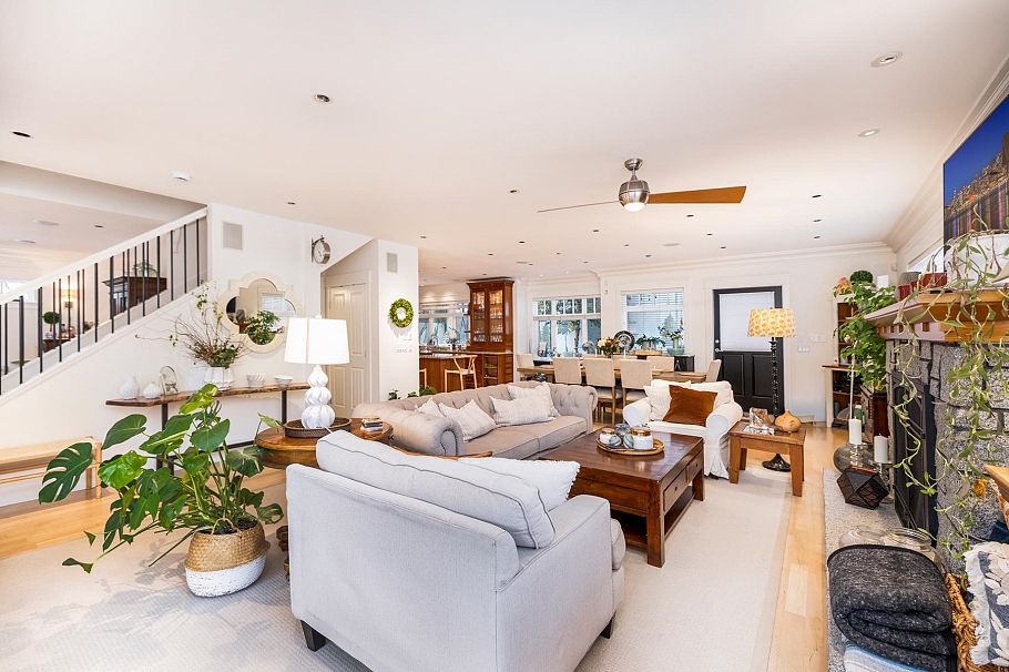 1232 Harris Avenue North Vancouver, BC - 16