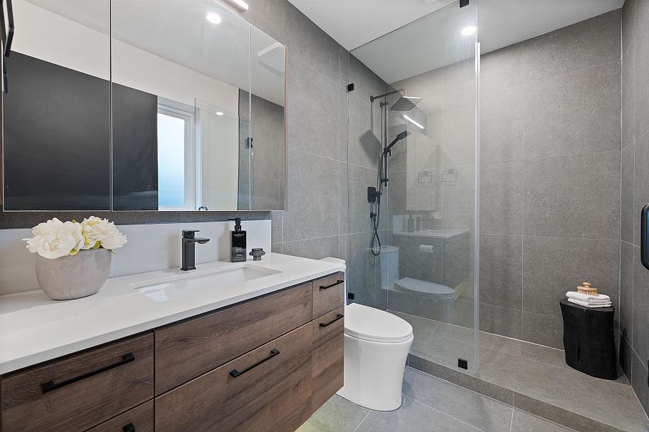 919 E 10th Avenue Vancouver, BC - 13