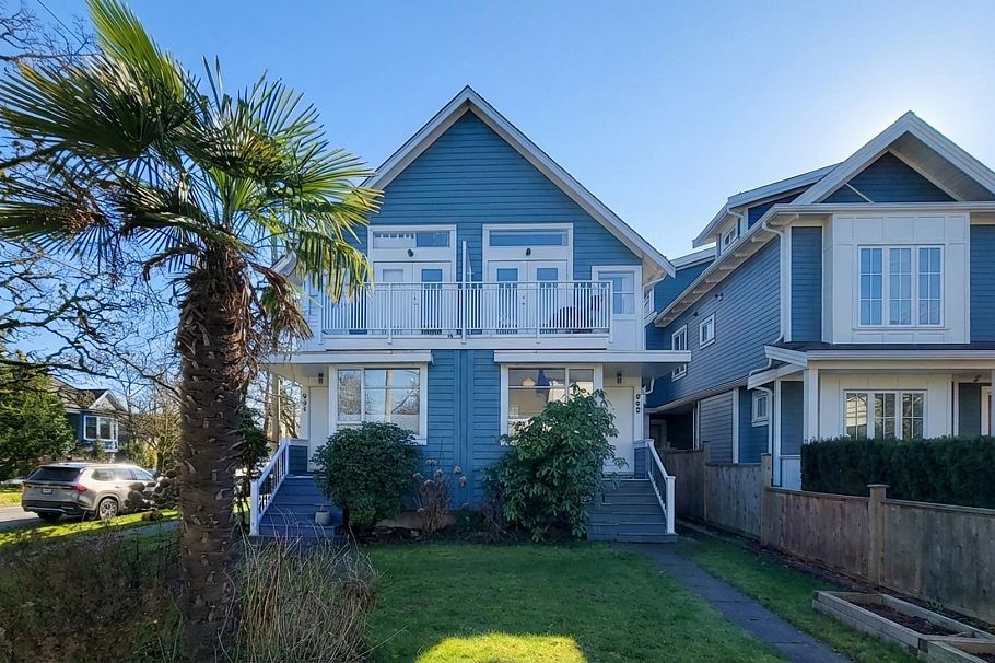 990 E 13th Avenue Vancouver, BC - 1