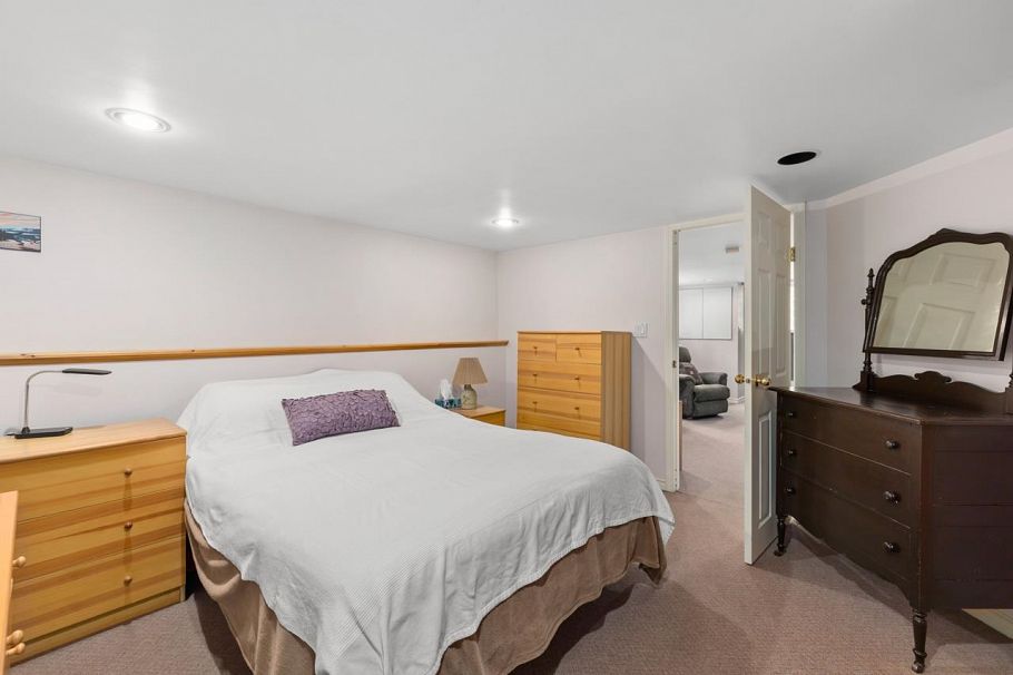 723 E 4th Street North Vancouver, BC - 30