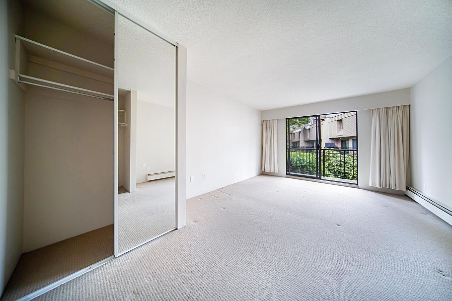 320 1385 Draycott Road North Vancouver, BC - 16