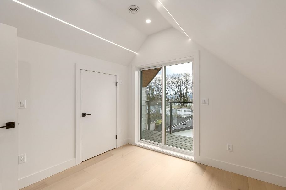 2 3508 E Pender Street Vancouver, BC - 21