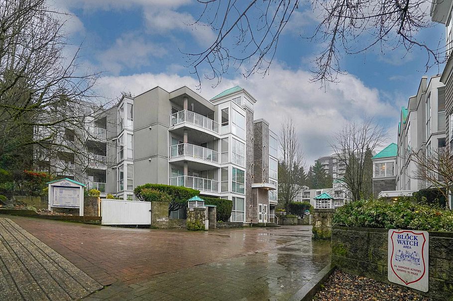 302 8420 Jellicoe Street Vancouver, BC - 21