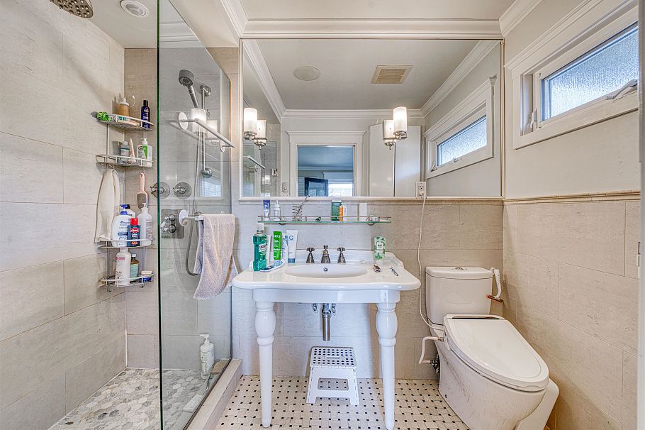 1987 W 37th Avenue Vancouver, BC - 19