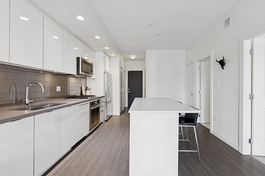 501 277 W 1st Street North Vancouver, BC - 5