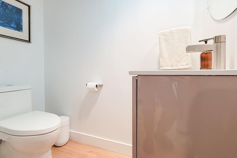 990 E 13th Avenue Vancouver, BC - 13