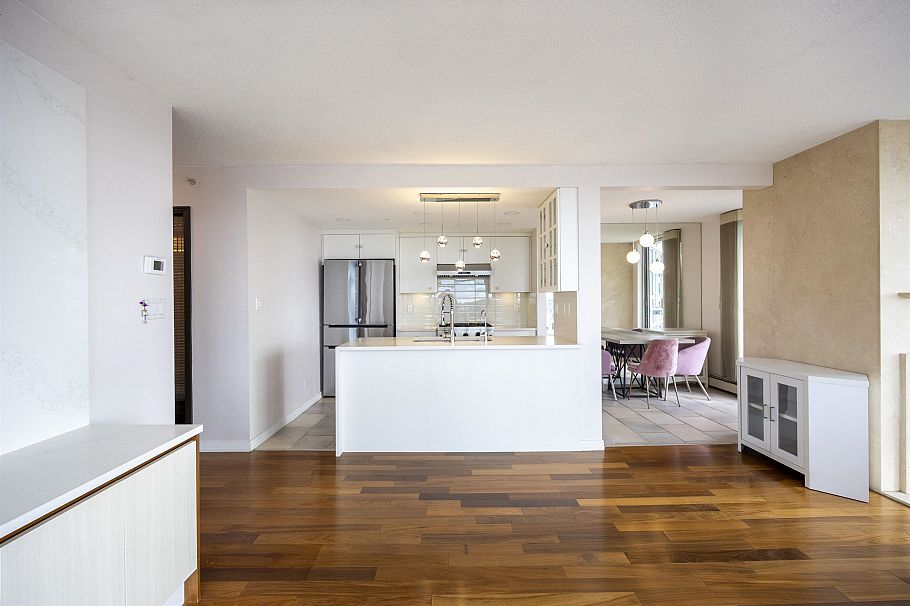 2907 198 Aquarius Mews Vancouver, BC - 12