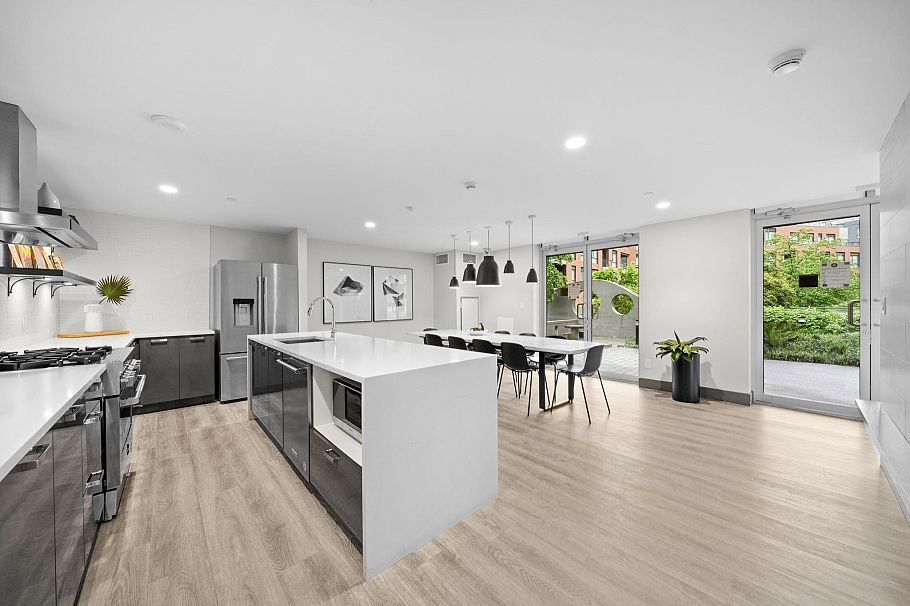 1405 3581 E Kent Avenue North Vancouver, BC - 23