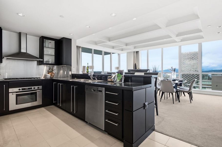 4302 1408 Strathmore Mews Vancouver, BC - 5