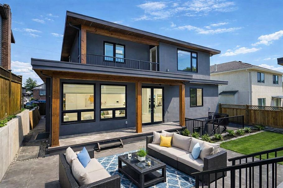 356 W 28th Street North Vancouver, BC - 12