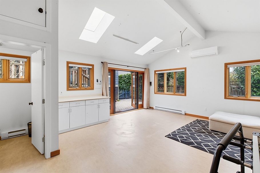 3044 Point Grey Road Vancouver, BC - 36