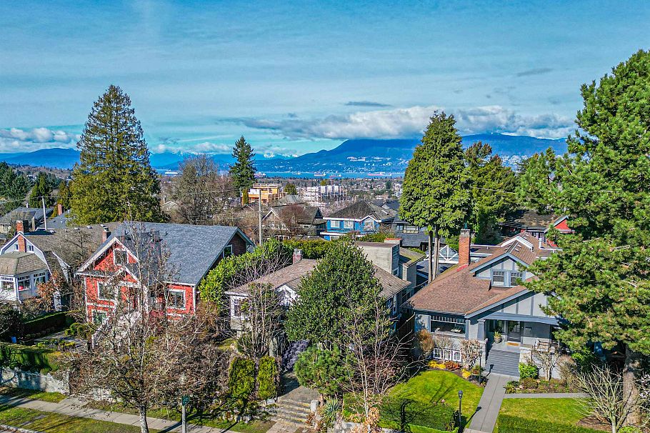 1987 W 37th Avenue Vancouver, BC - 5